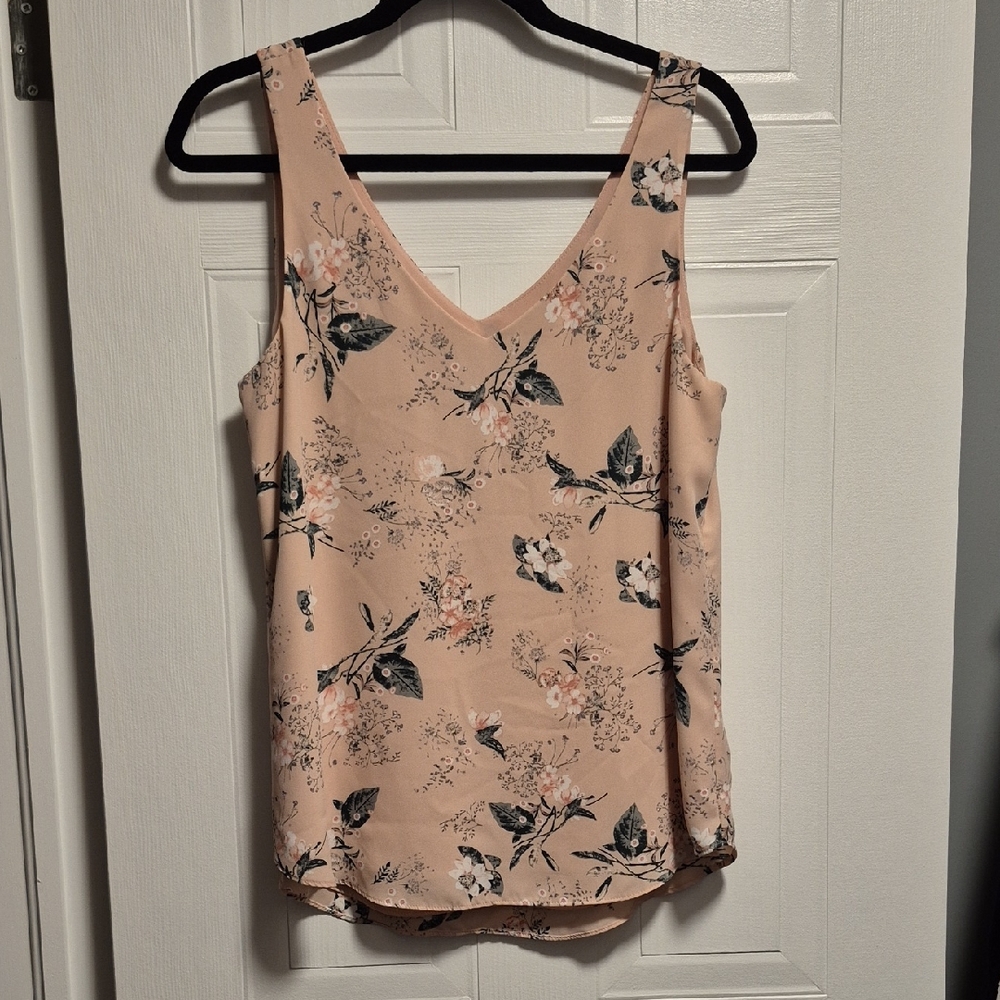 RW&CO SLEEVELESS DEEP V front and Back, blouse, Pink With Floral Pattern, Med.